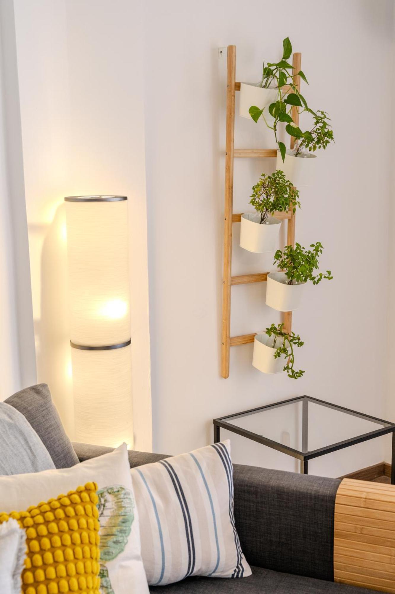 Finikoudes Seaview Vibe 1 Bdr Flat Apartment *