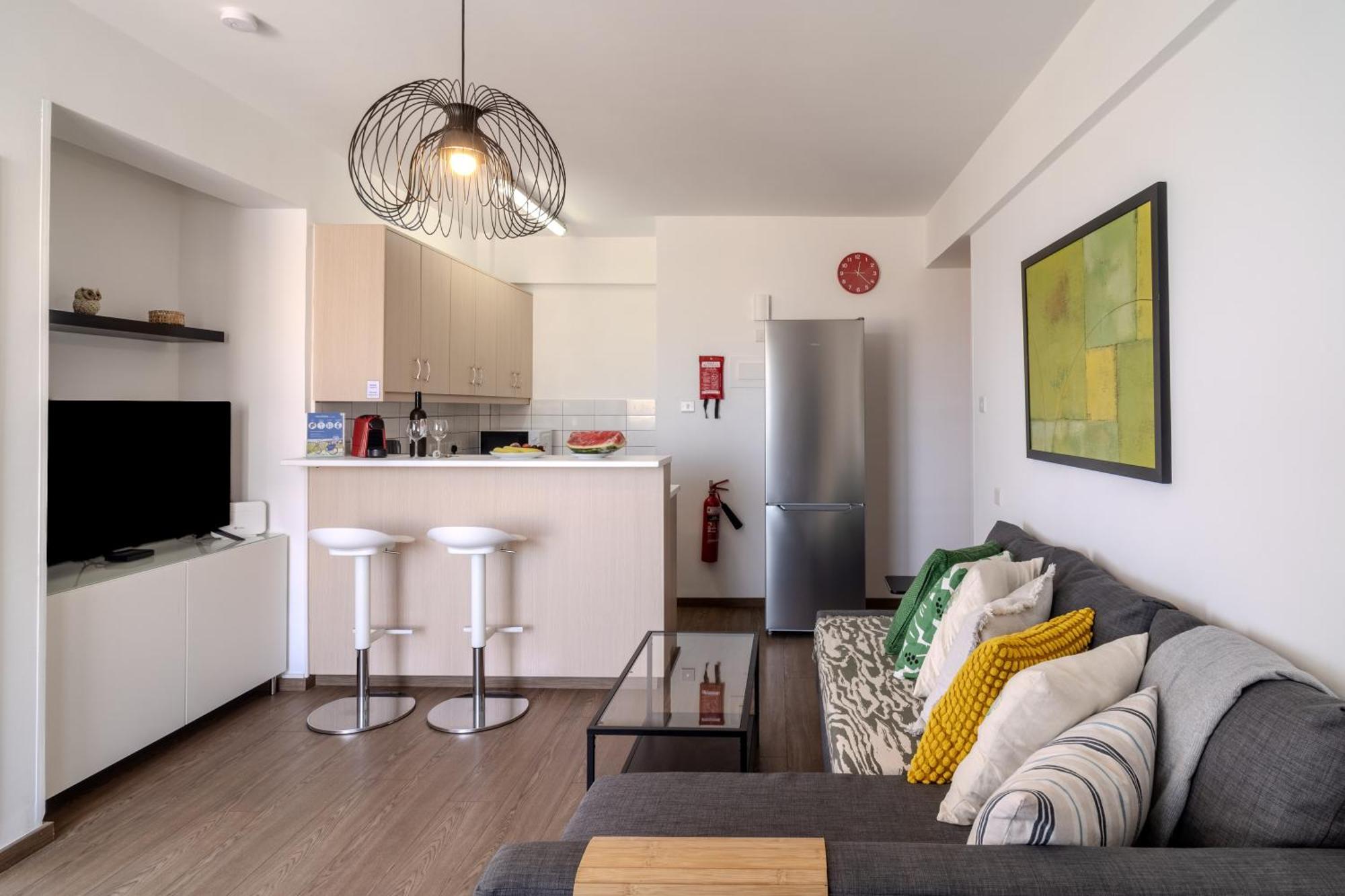 Finikoudes Seaview Vibe 1 Bdr Flat Apartment Larnaca