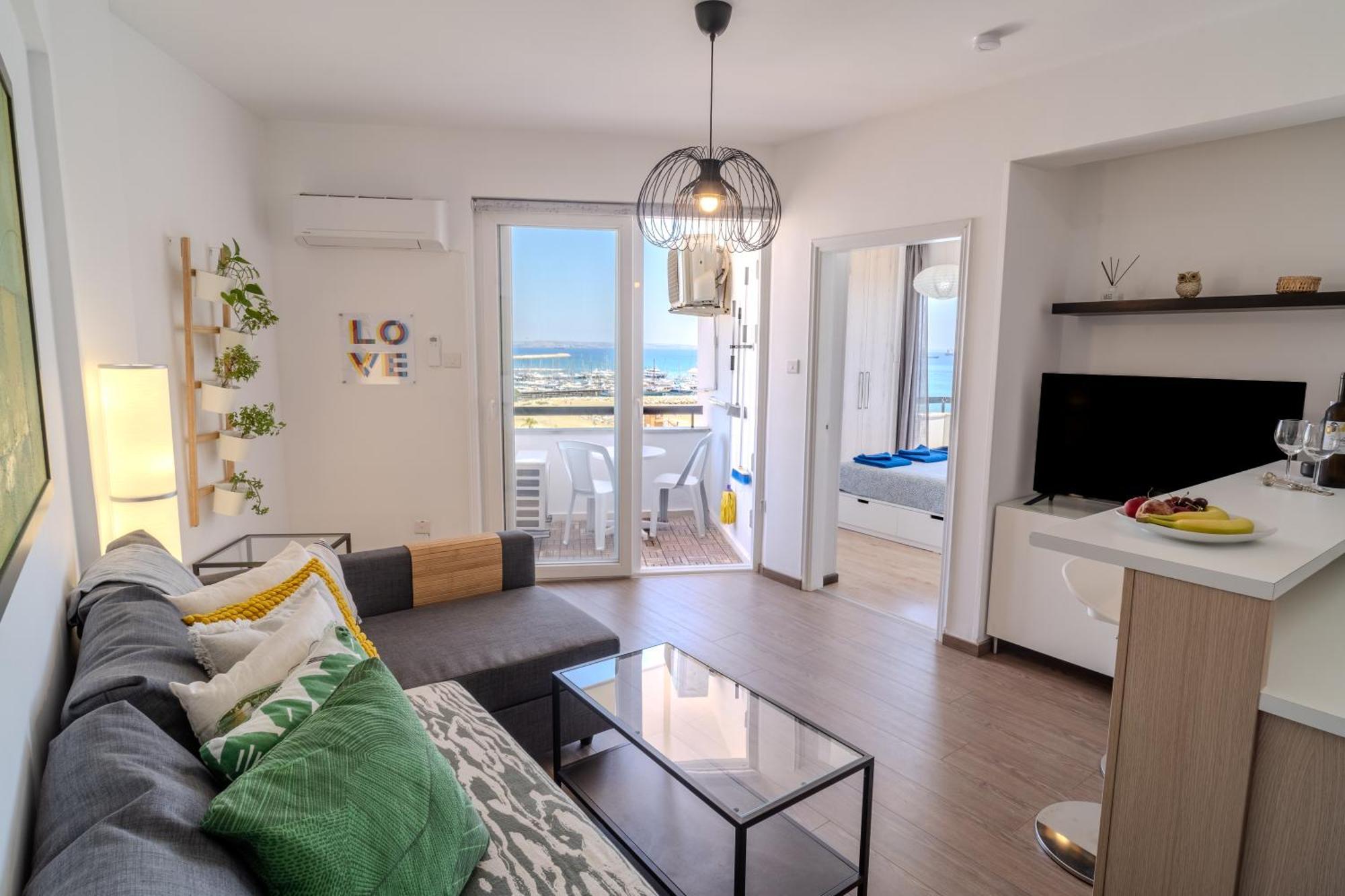 Finikoudes Seaview Vibe 1 Bdr Flat Apartment *
