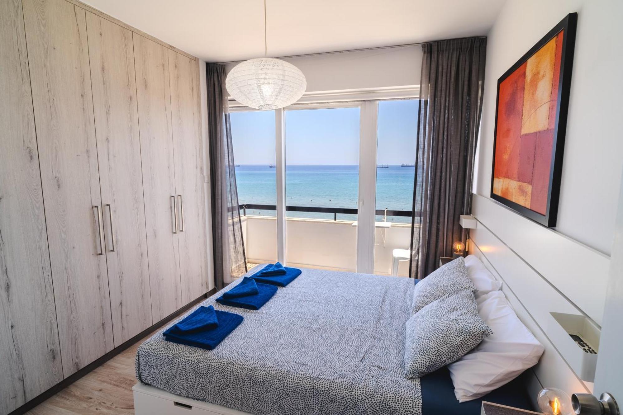 Finikoudes Seaview Vibe 1 Bdr Flat Larnaca