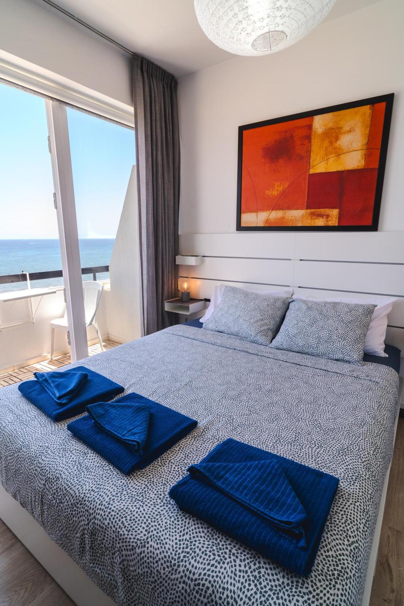 Finikoudes Seaview Vibe 1 Bdr Flat Apartment *