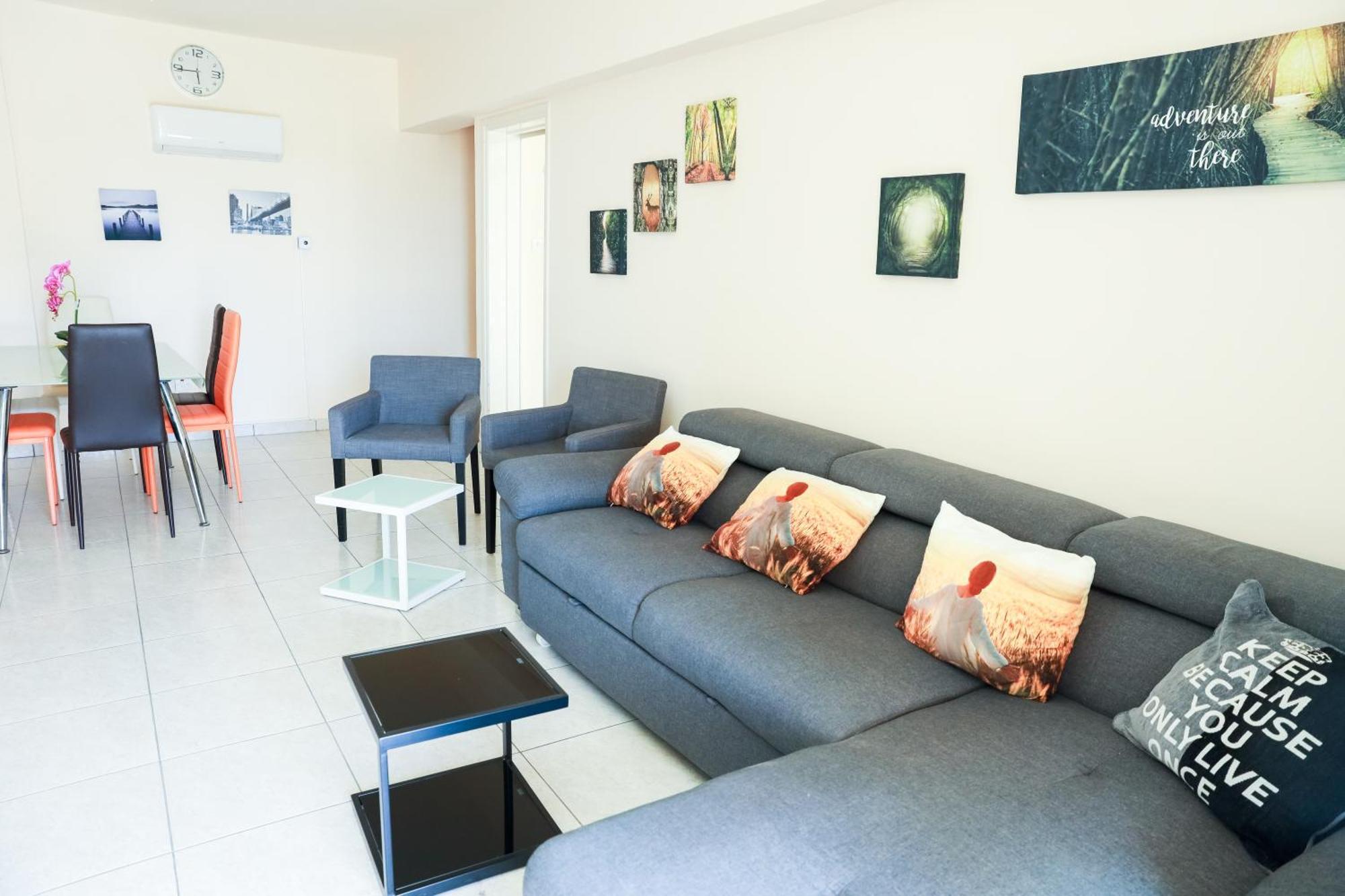 Mackenzie Flat 101 *