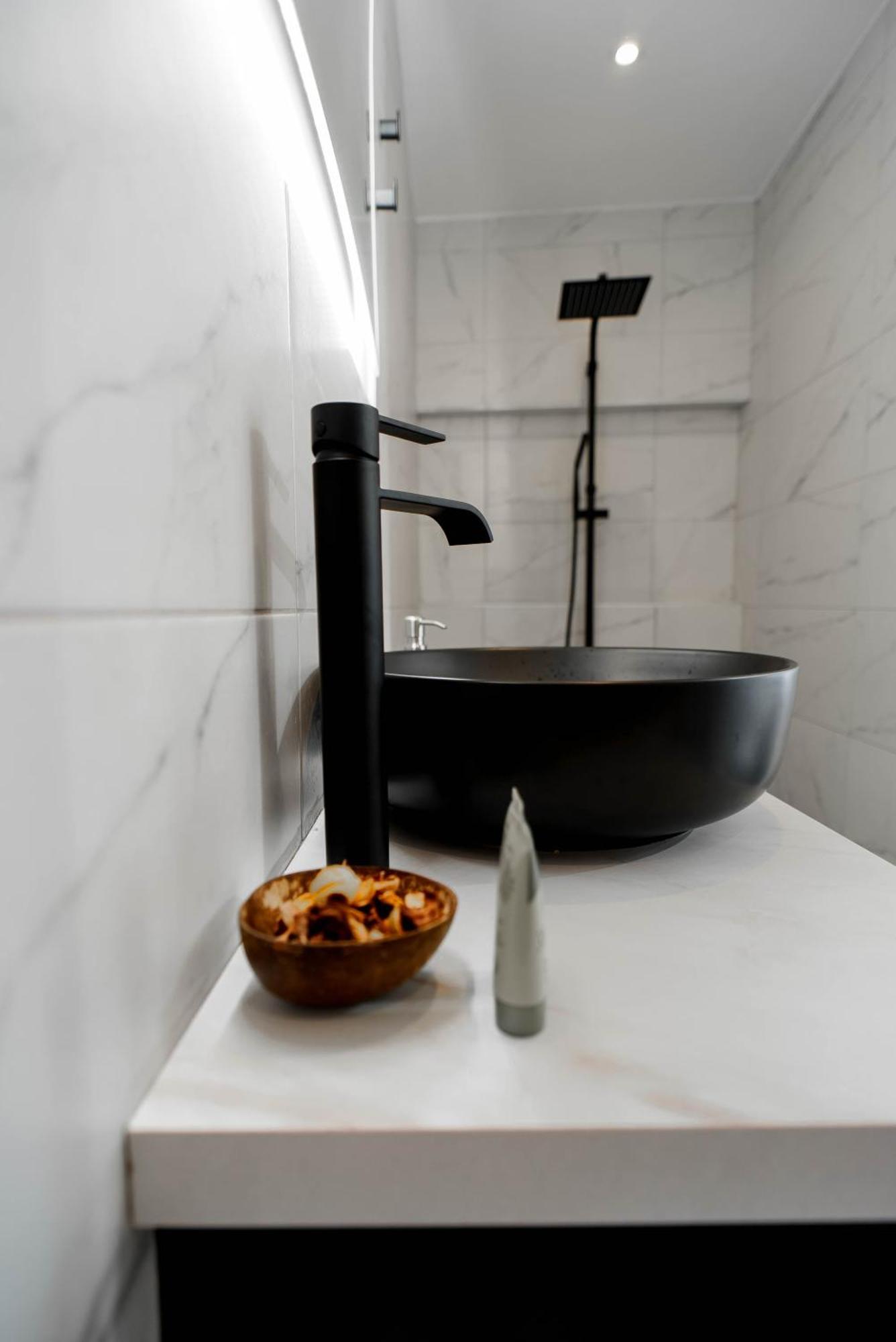 Kition Jacuzzi In Finikoudes Apartment