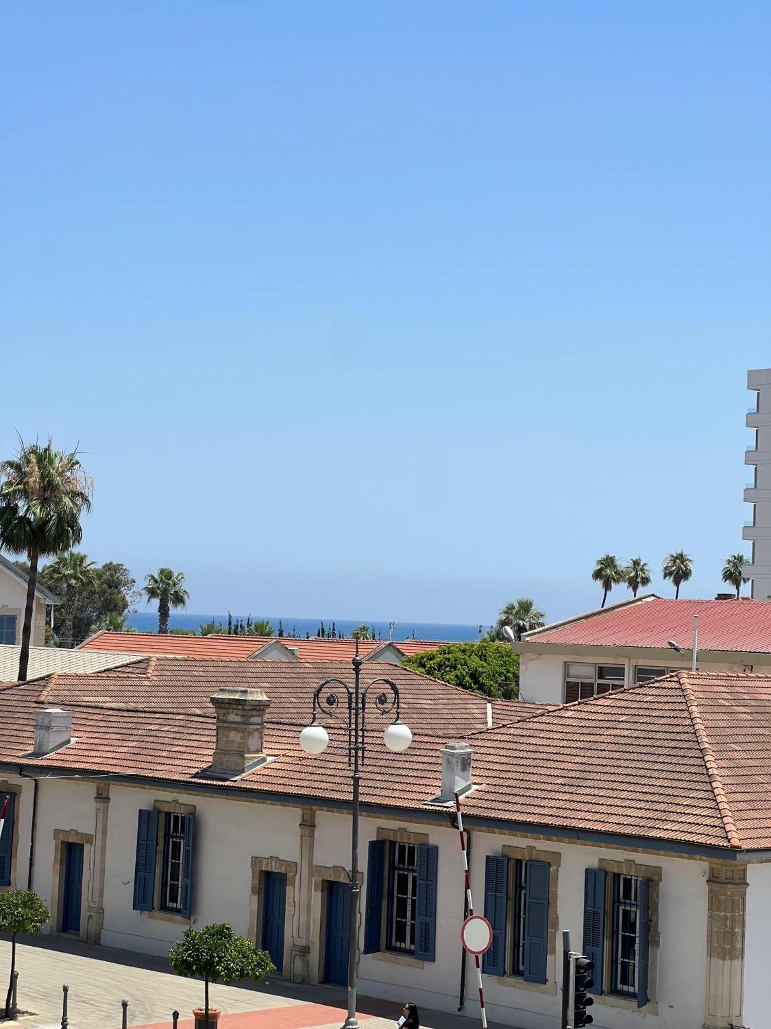 Azul Sea View Apartment Larnaca