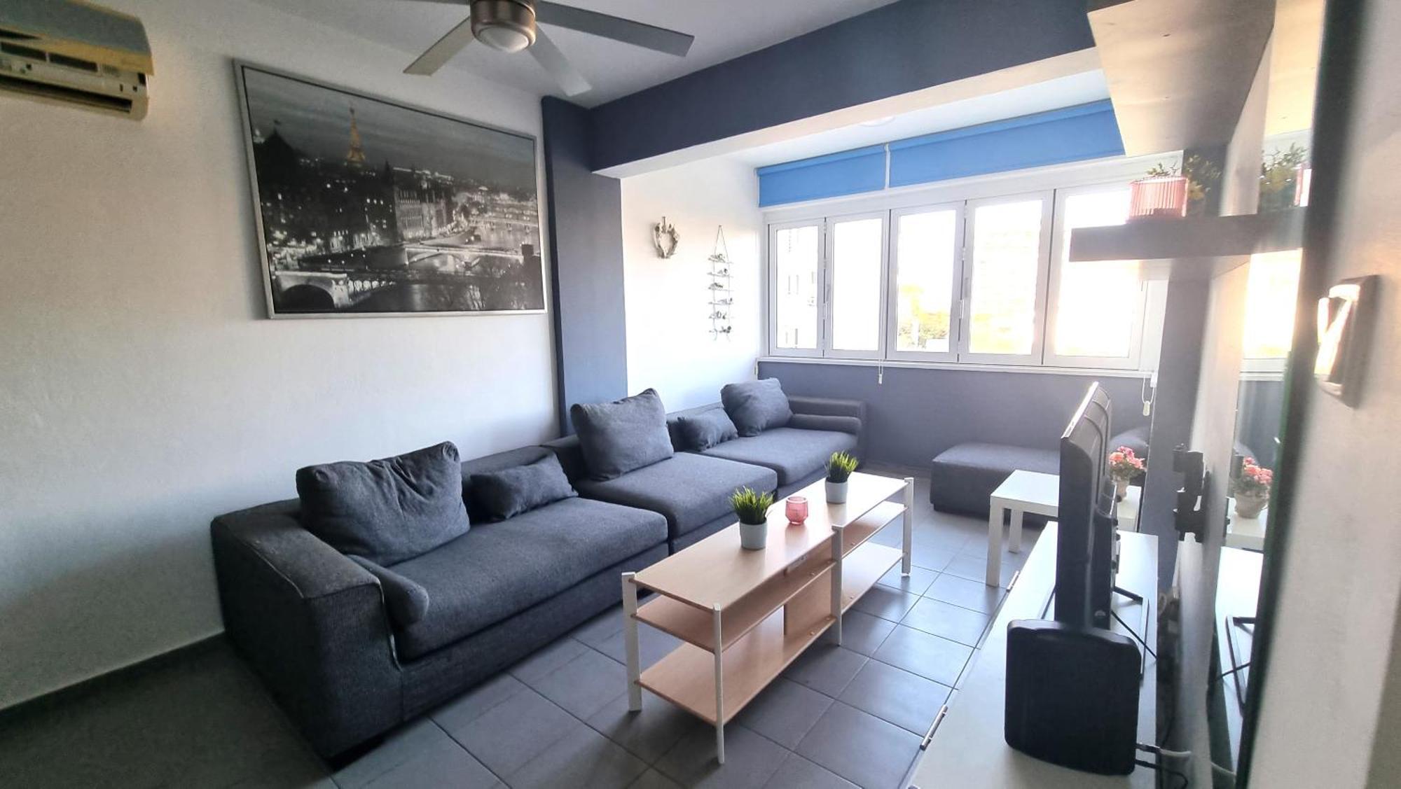 Beachside Comfort - 2br Apt,5 Min To The *