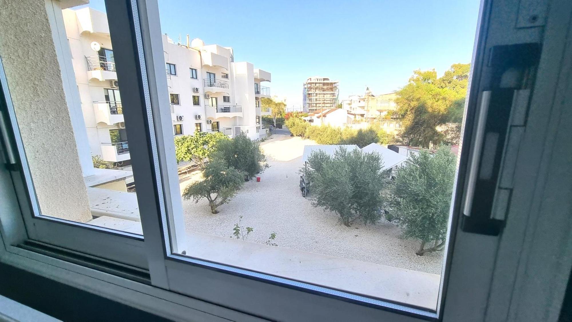 Beachside Comfort - 2br Apt,5 Min To The