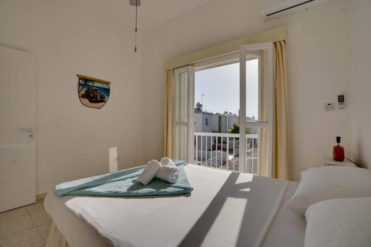 Ammos 20 Side Seaview