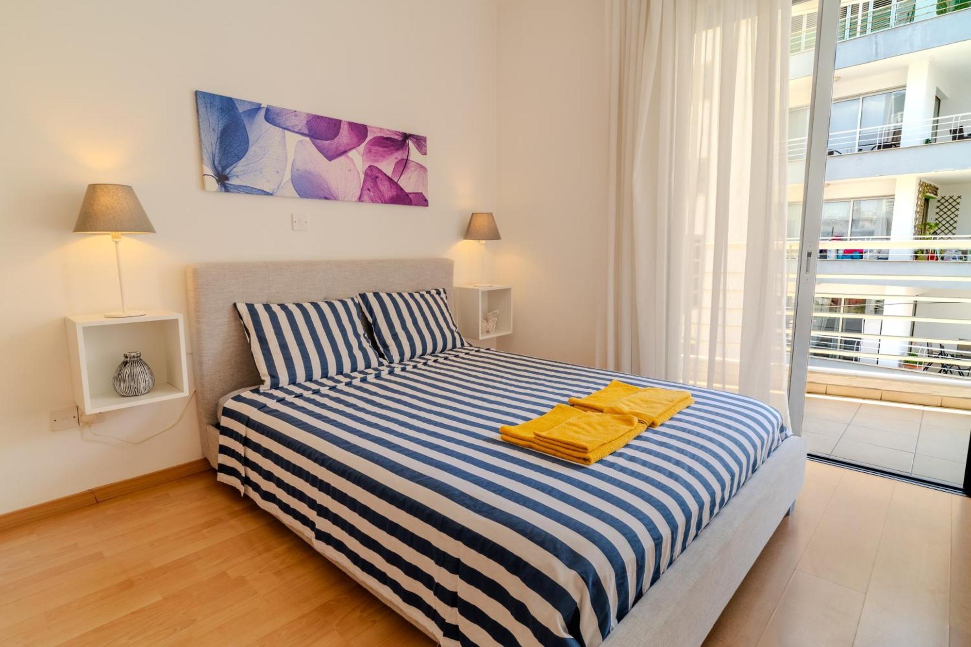 Blue Dawn Center Flat Căn hộ Larnaca