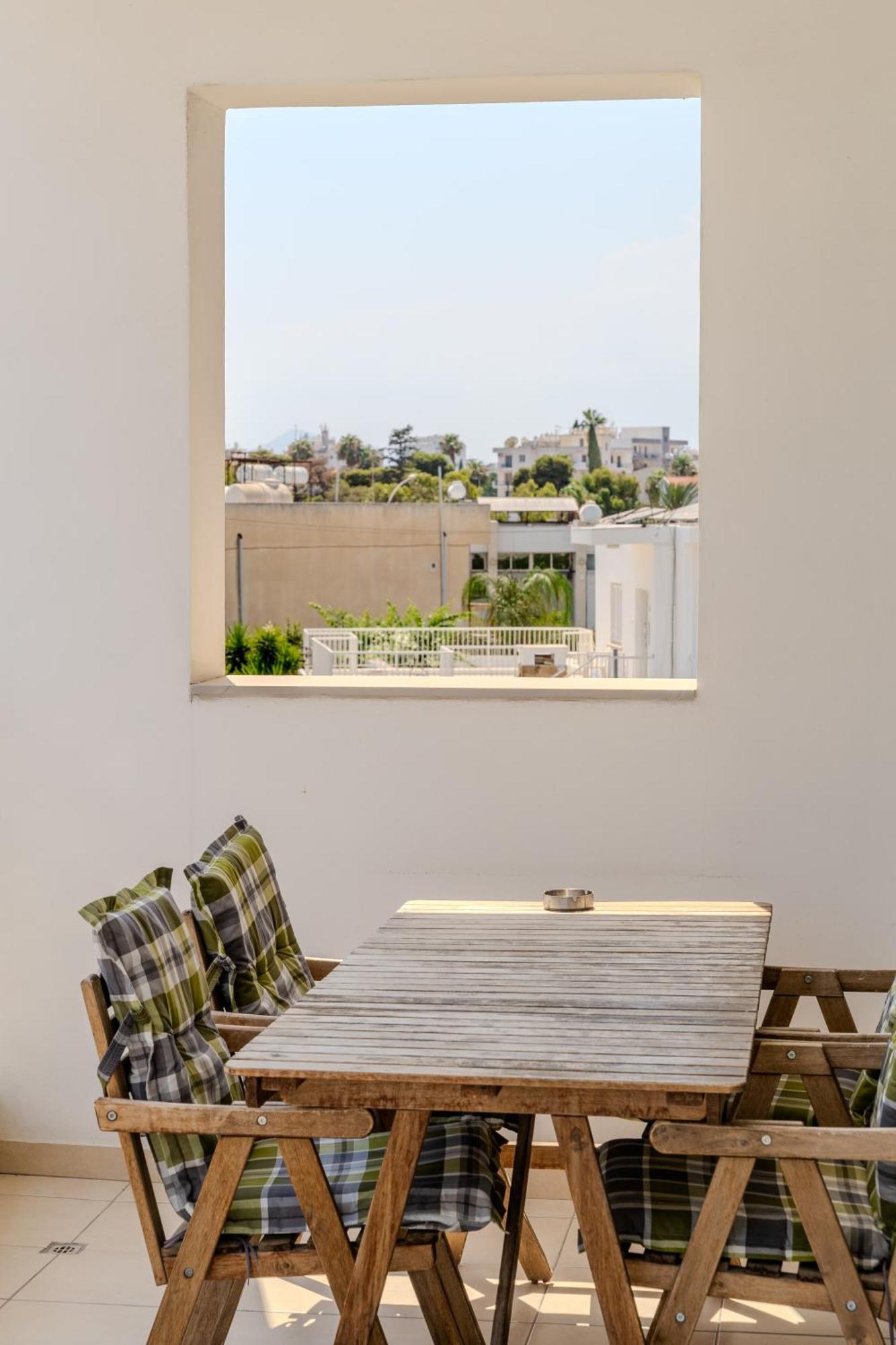 Blue Dawn Center Flat Larnaca