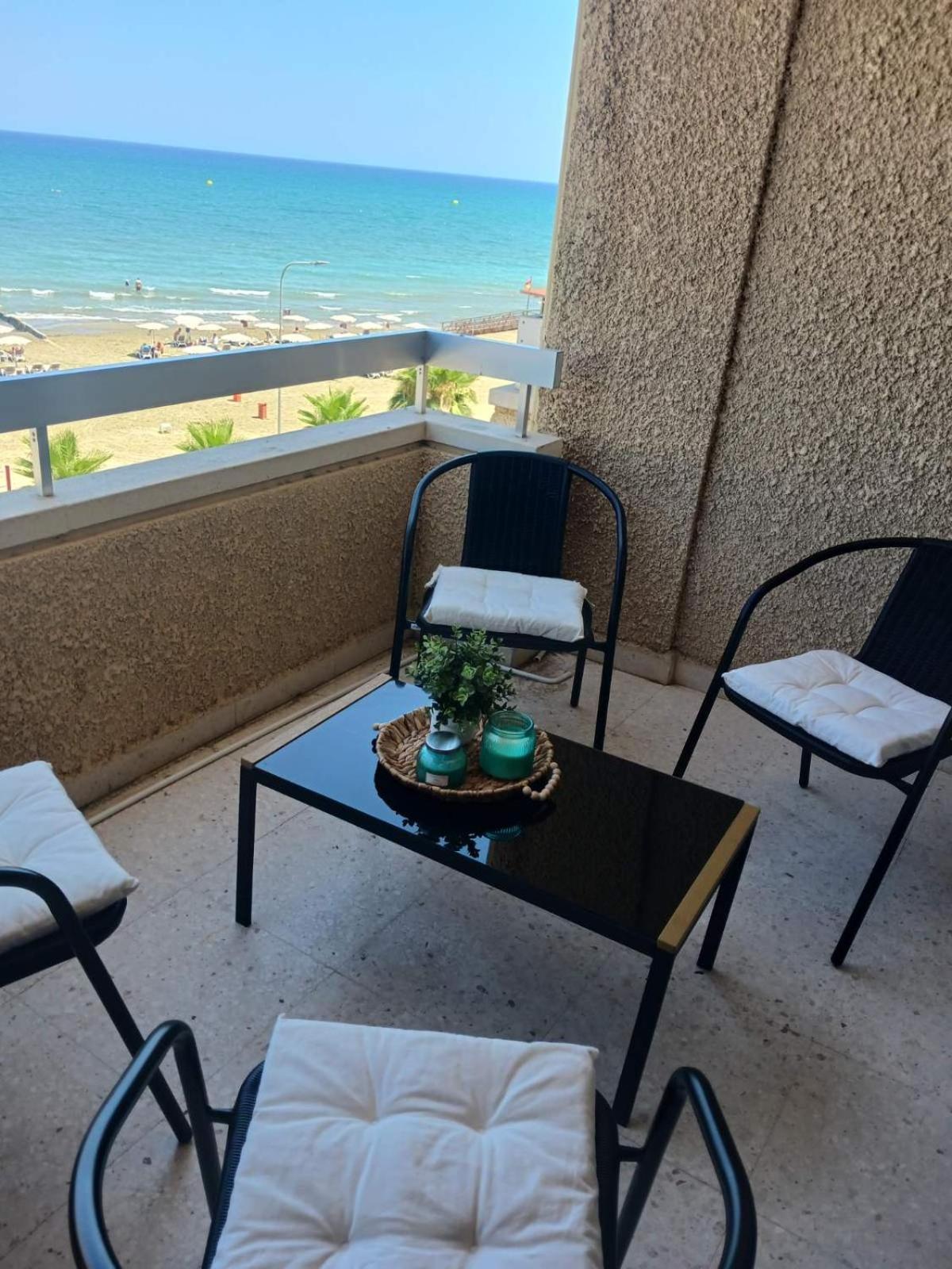 Apollon Sea View Beachfront Ap 302 Apartment Larnaca