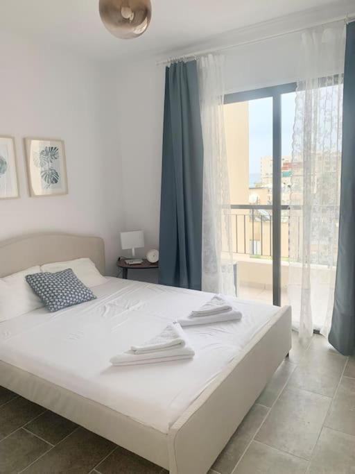 Antonia Sea View *