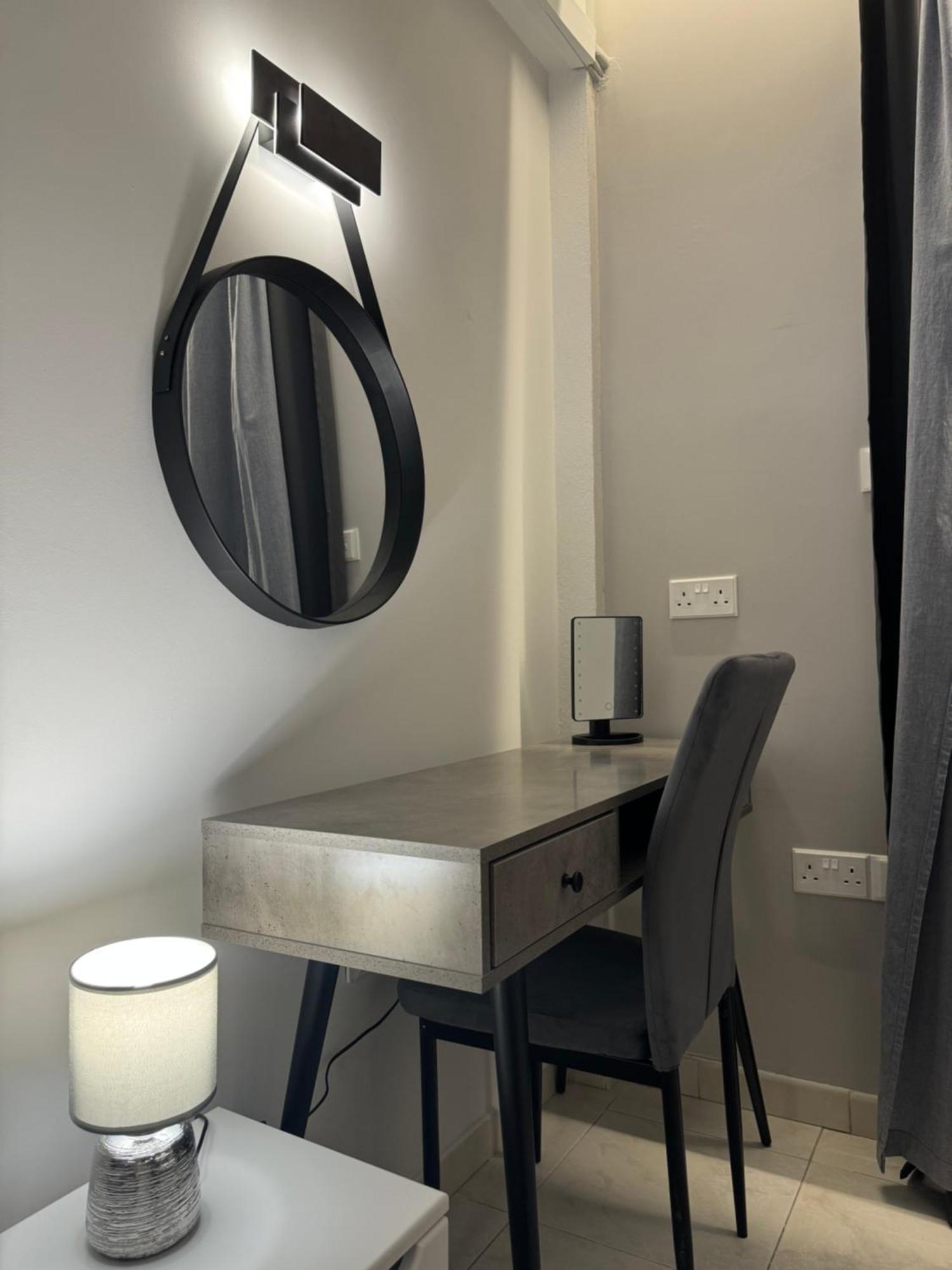 Spacious 1 Bedroom Flat In Foinikoudes! Apartment Larnaka