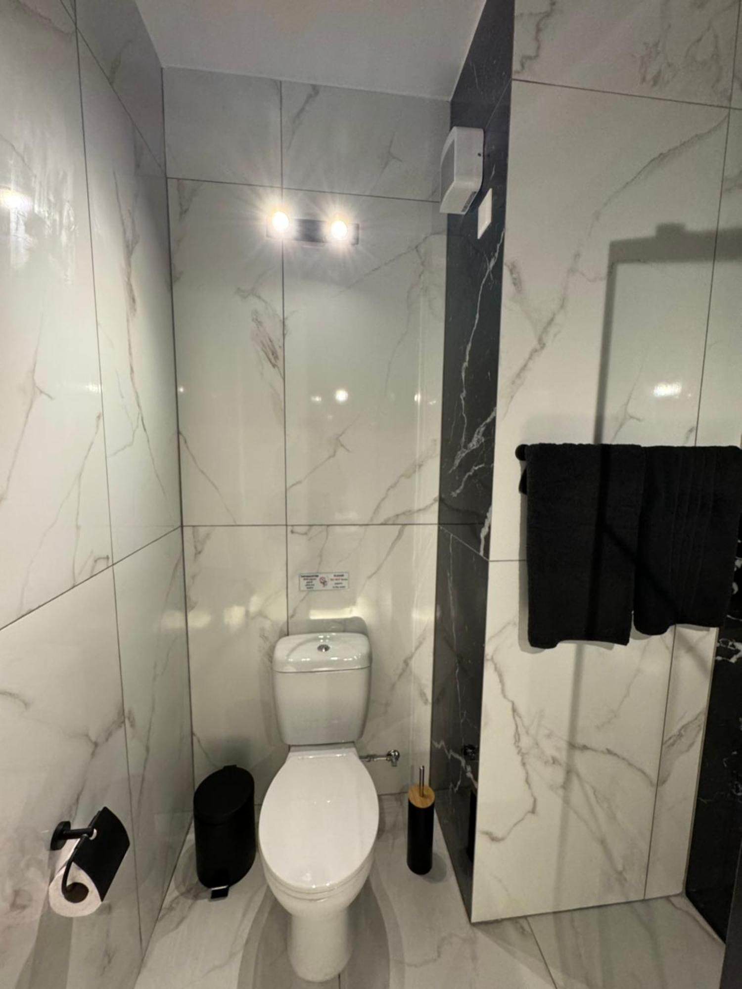Spacious 1 Bedroom Flat In Foinikoudes! * Larnaka