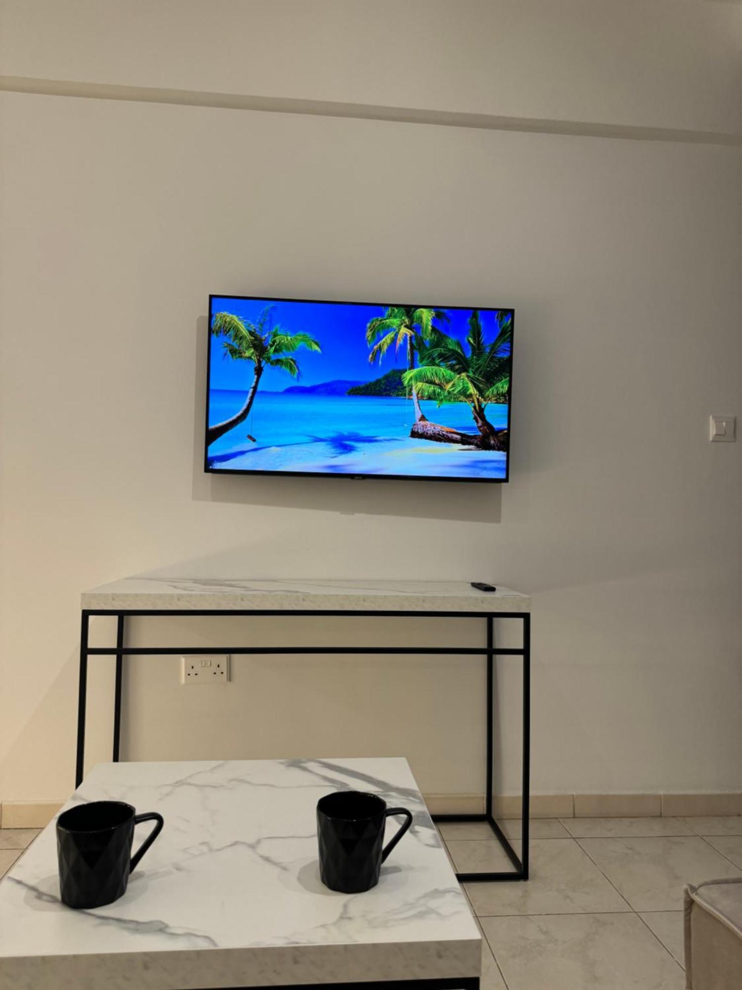 Spacious 1 Bedroom Flat In Foinikoudes! Apartment