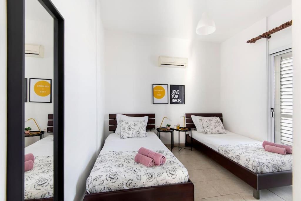 Apartment Center Floor Big Balcony 2br Close To The *