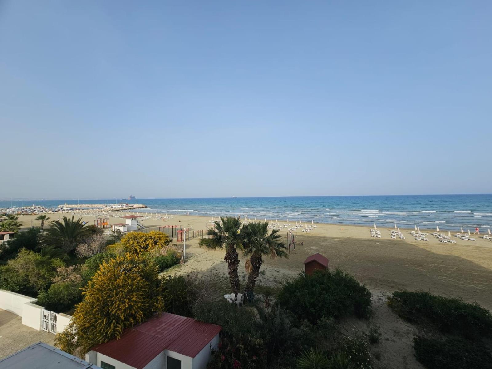 Apartment Makenzy Sandy Beachfront Paradise Larnaca