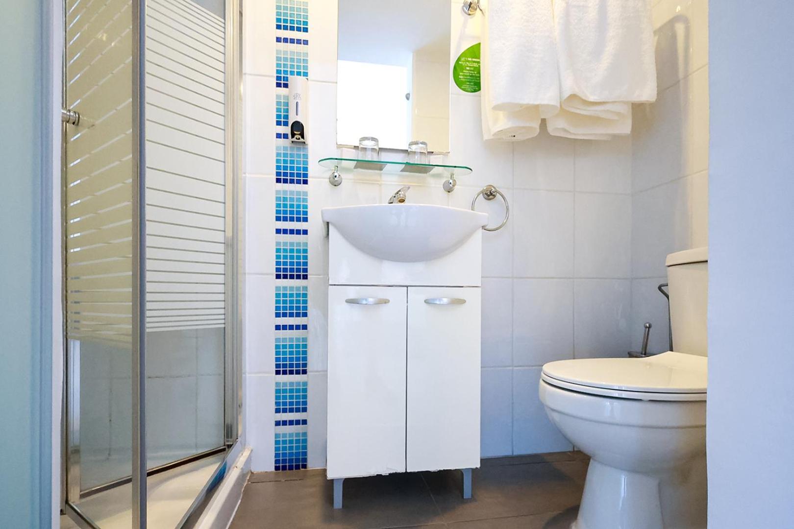 Hotel Mikes Kanarium Larnaka