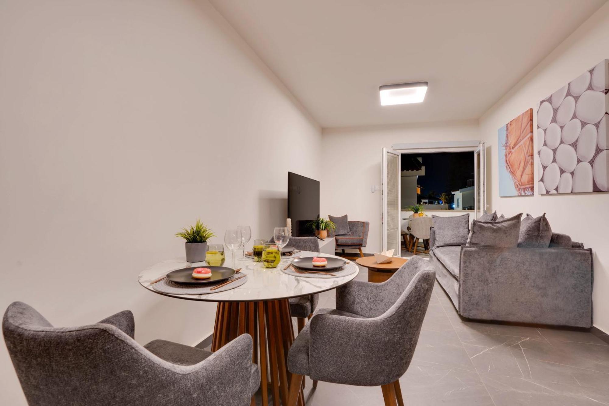 Apartment Sea Front Luxury