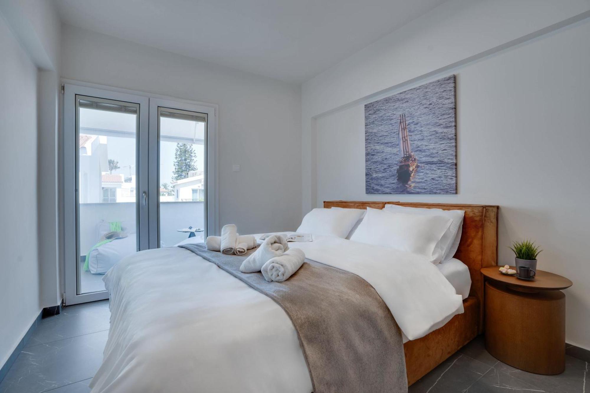 Apartment Sea Front Luxury Larnaca