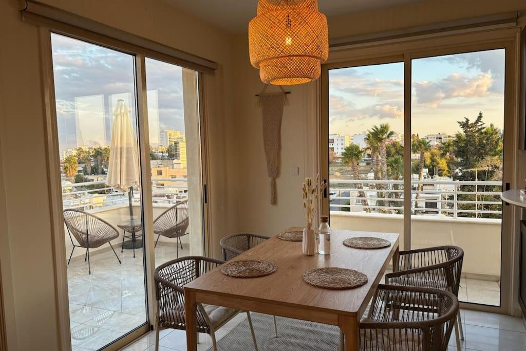 Apartment Palm View With Private Rooftop Larnaca