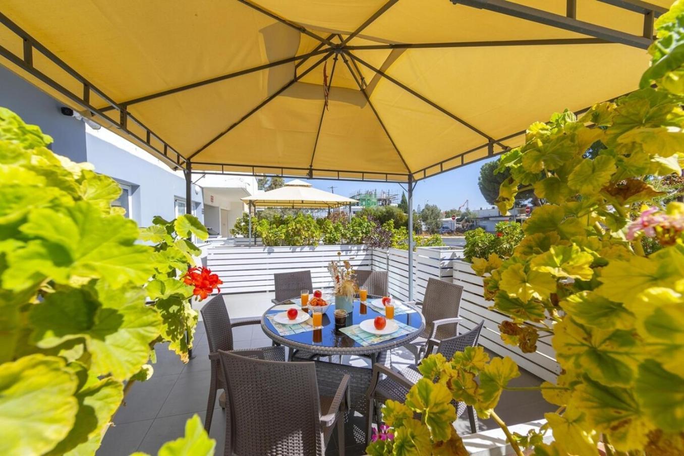 Atlantis 50m From Makenzy Seafront Larnaka