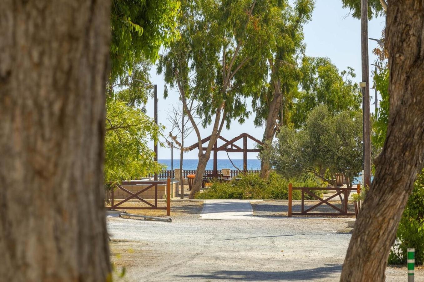 Apartment Atlantis 50m From Makenzy Seafront Larnaka