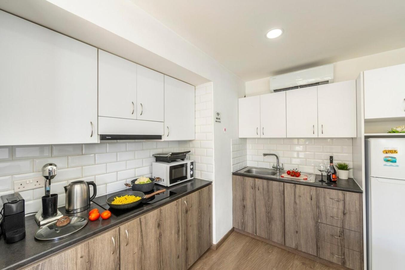 Atlantis 50m From Makenzy Seafront Apartment *