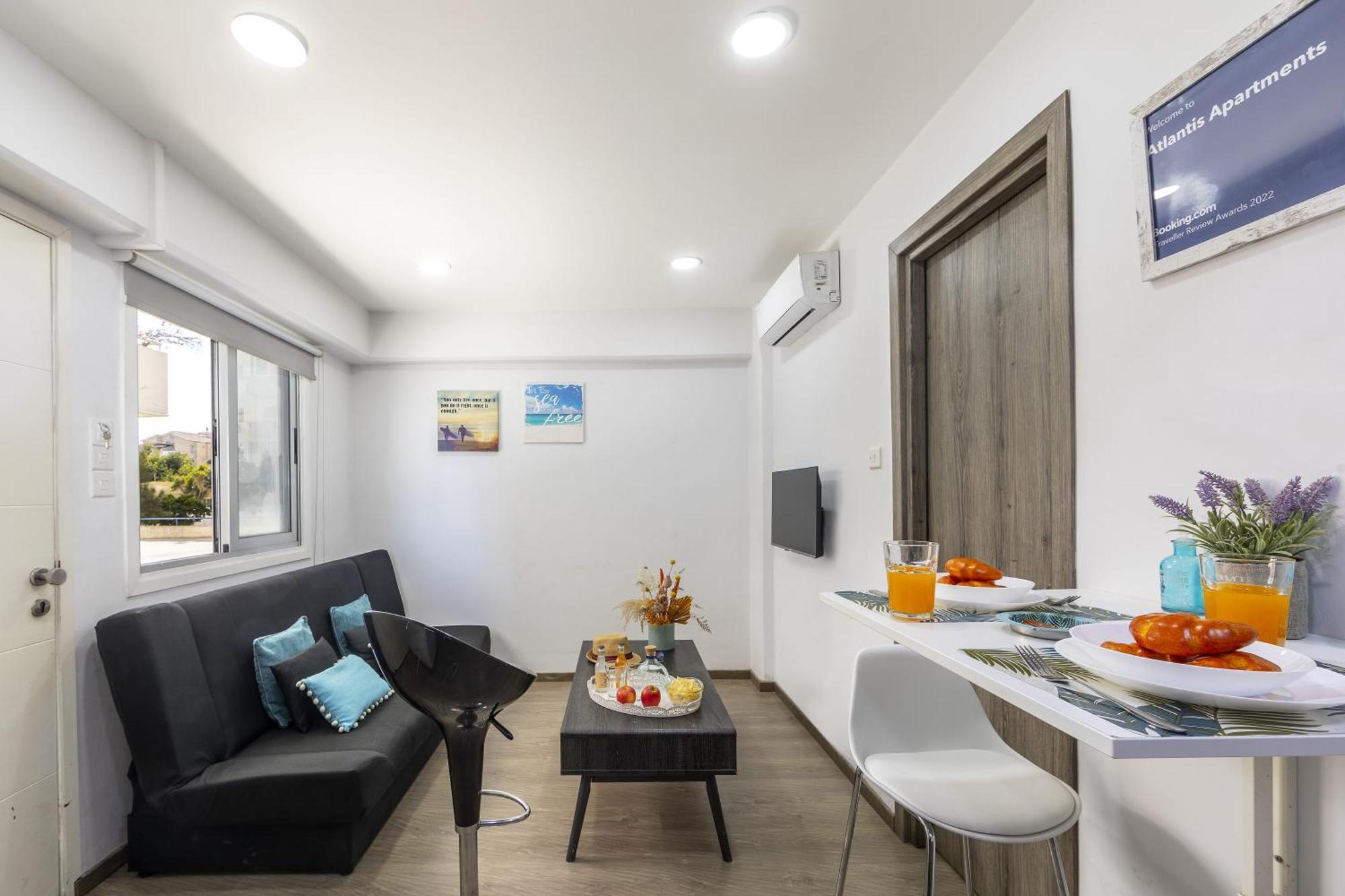 Apartment Atlantis 50m From Makenzy Seafront