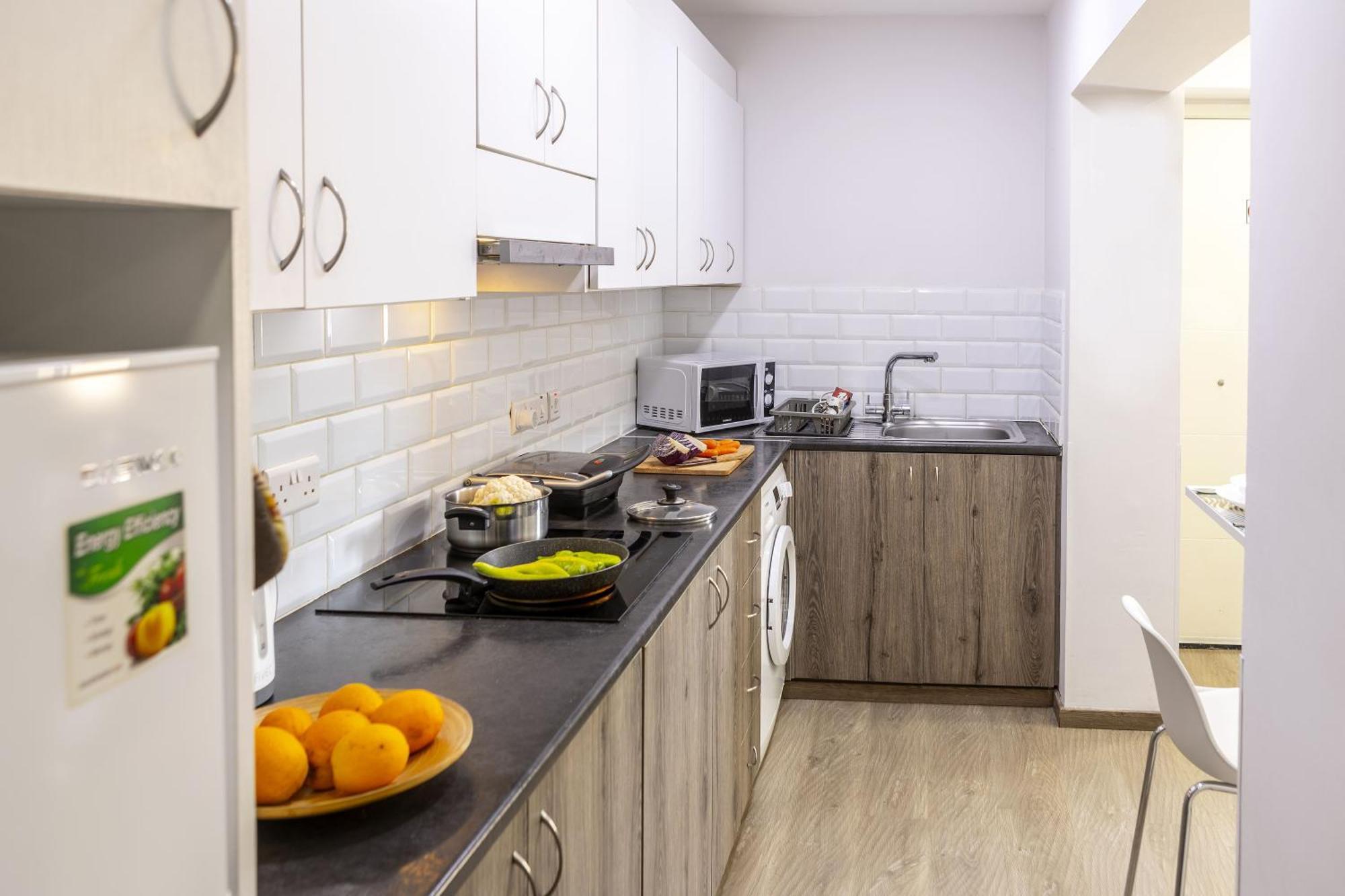 Atlantis 50m From Makenzy Seafront * Larnaka
