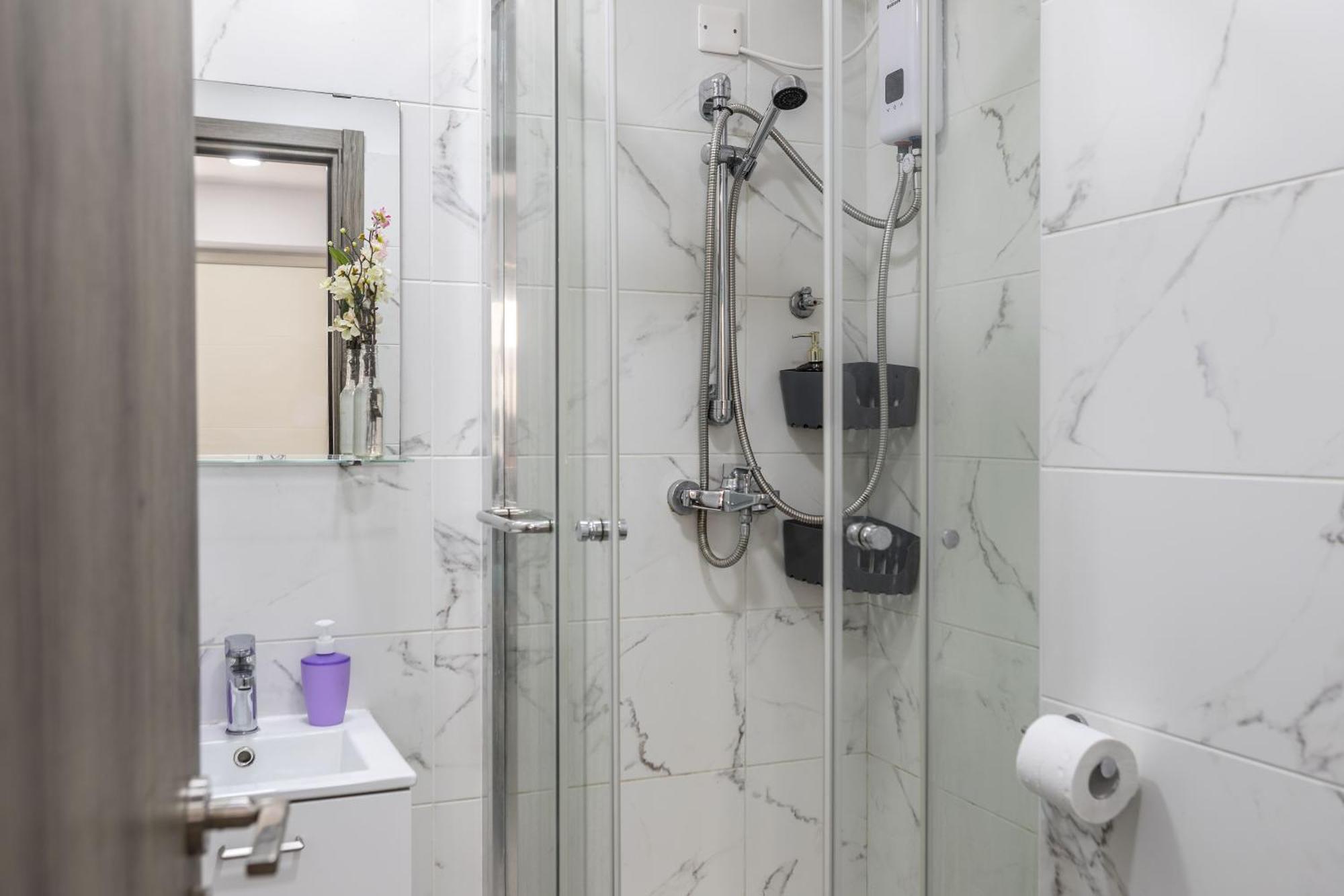 Apartment Atlantis 50m From Makenzy Seafront *