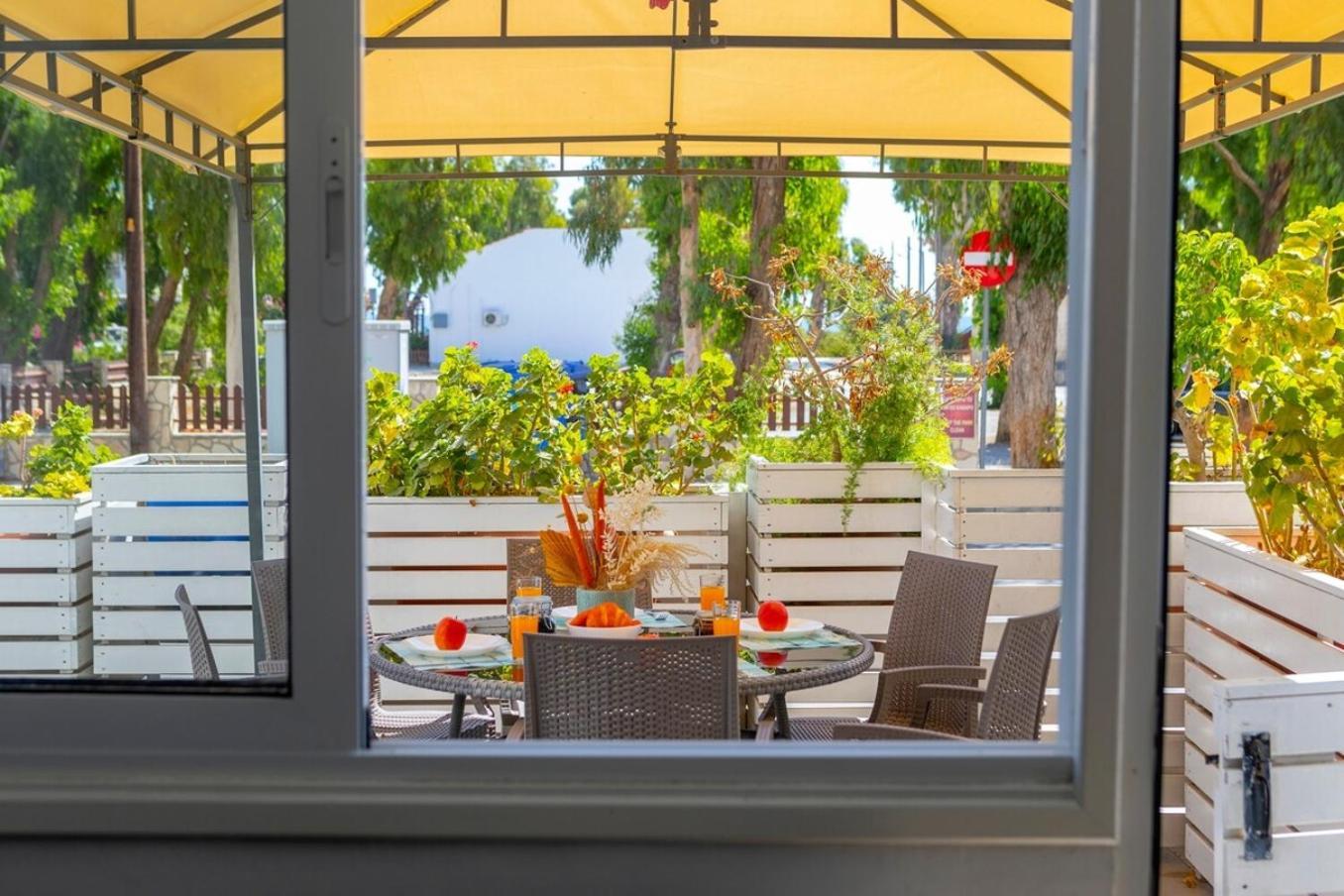 Apartment Atlantis 50m From Makenzy Seafront Larnaka