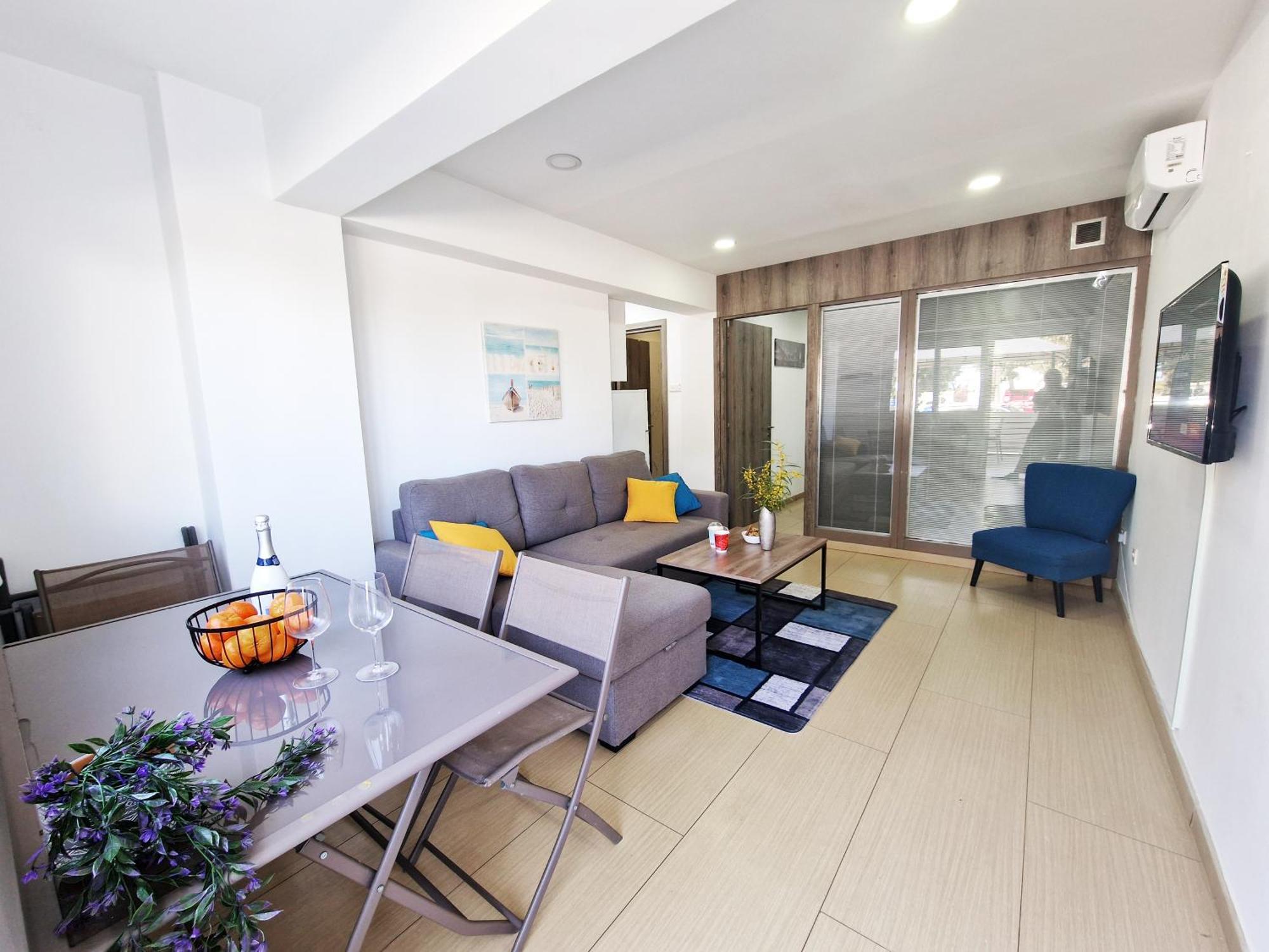Atlantis 50m From Makenzy Seafront Apartment