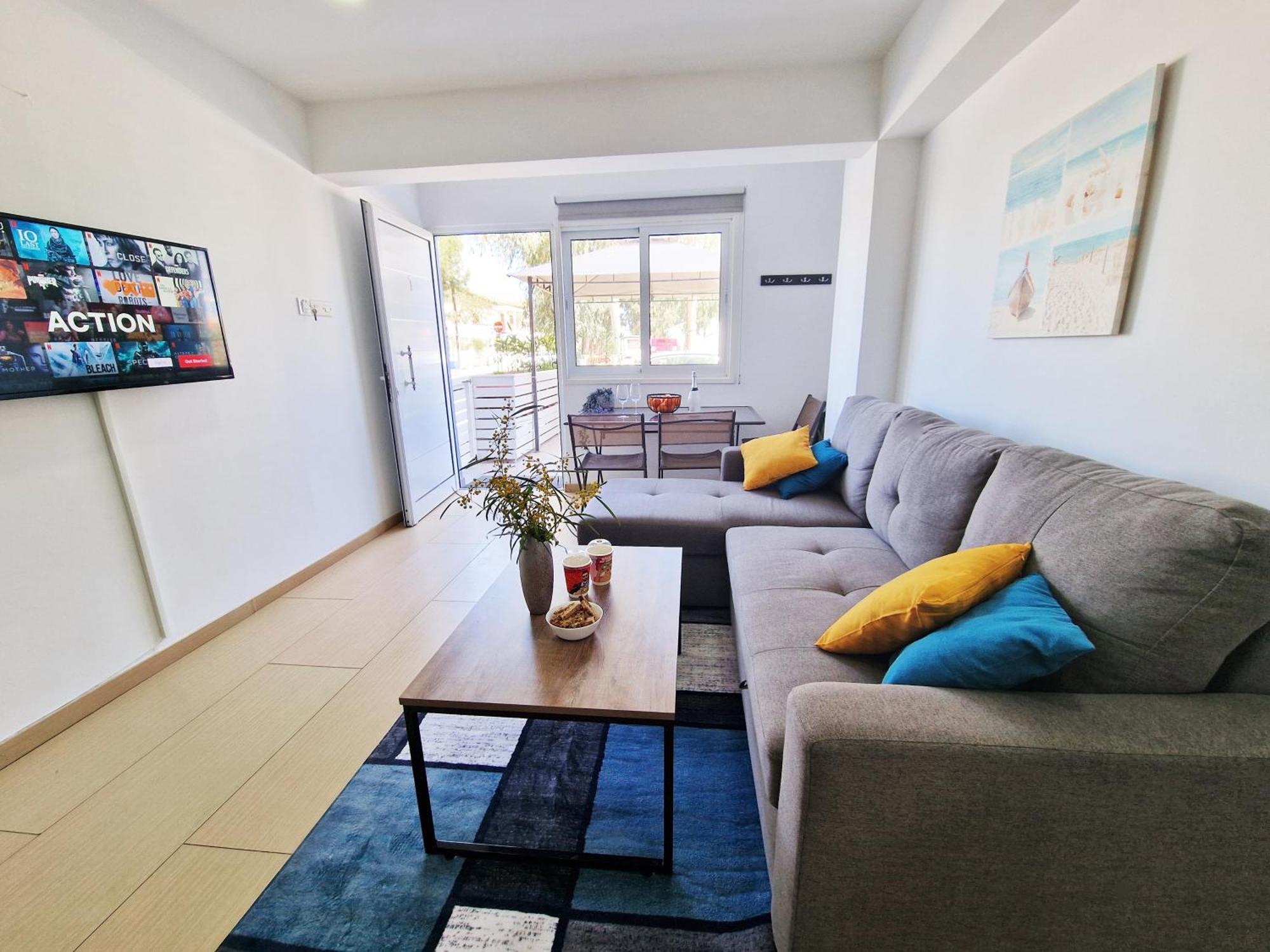 Apartment Atlantis 50m From Makenzy Seafront Larnaka