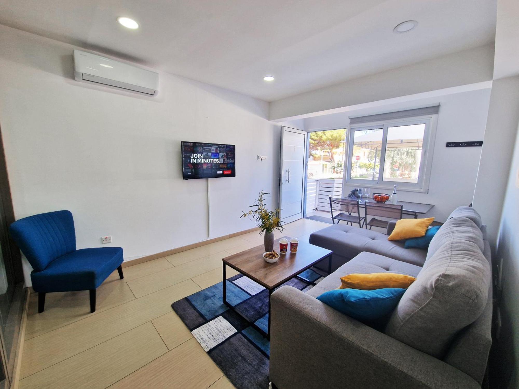 Apartment Atlantis 50m From Makenzy Seafront Larnaka