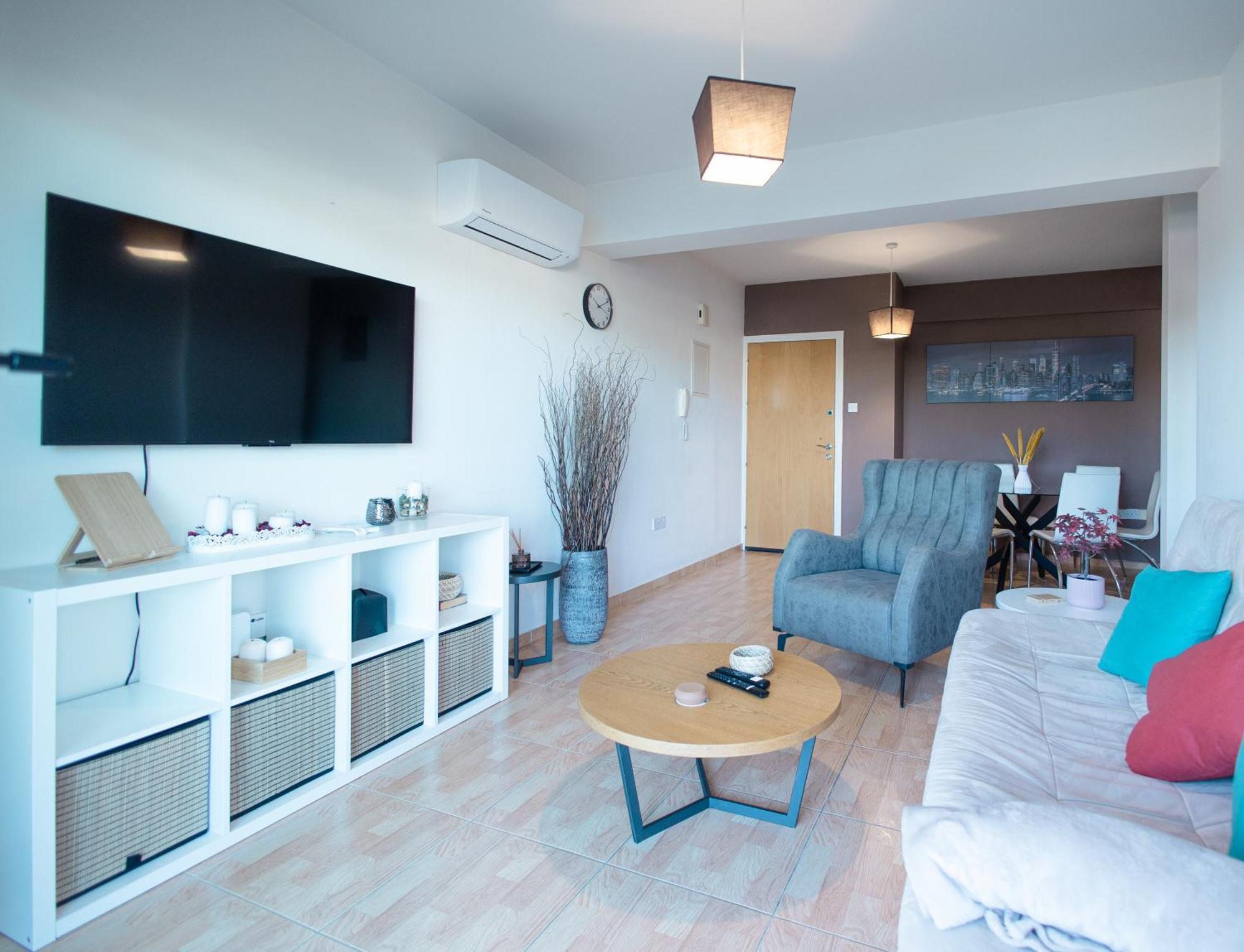 Apartment Maestro Iii