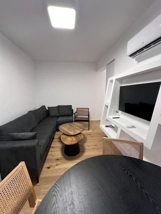 City Center 2bed Luxury Flat * Larnaca