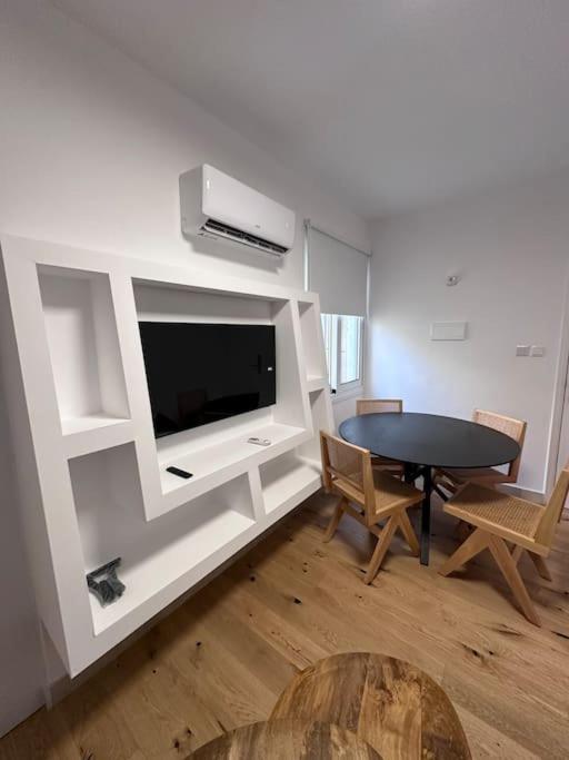 City Center 2bed Luxury Flat * Larnaca