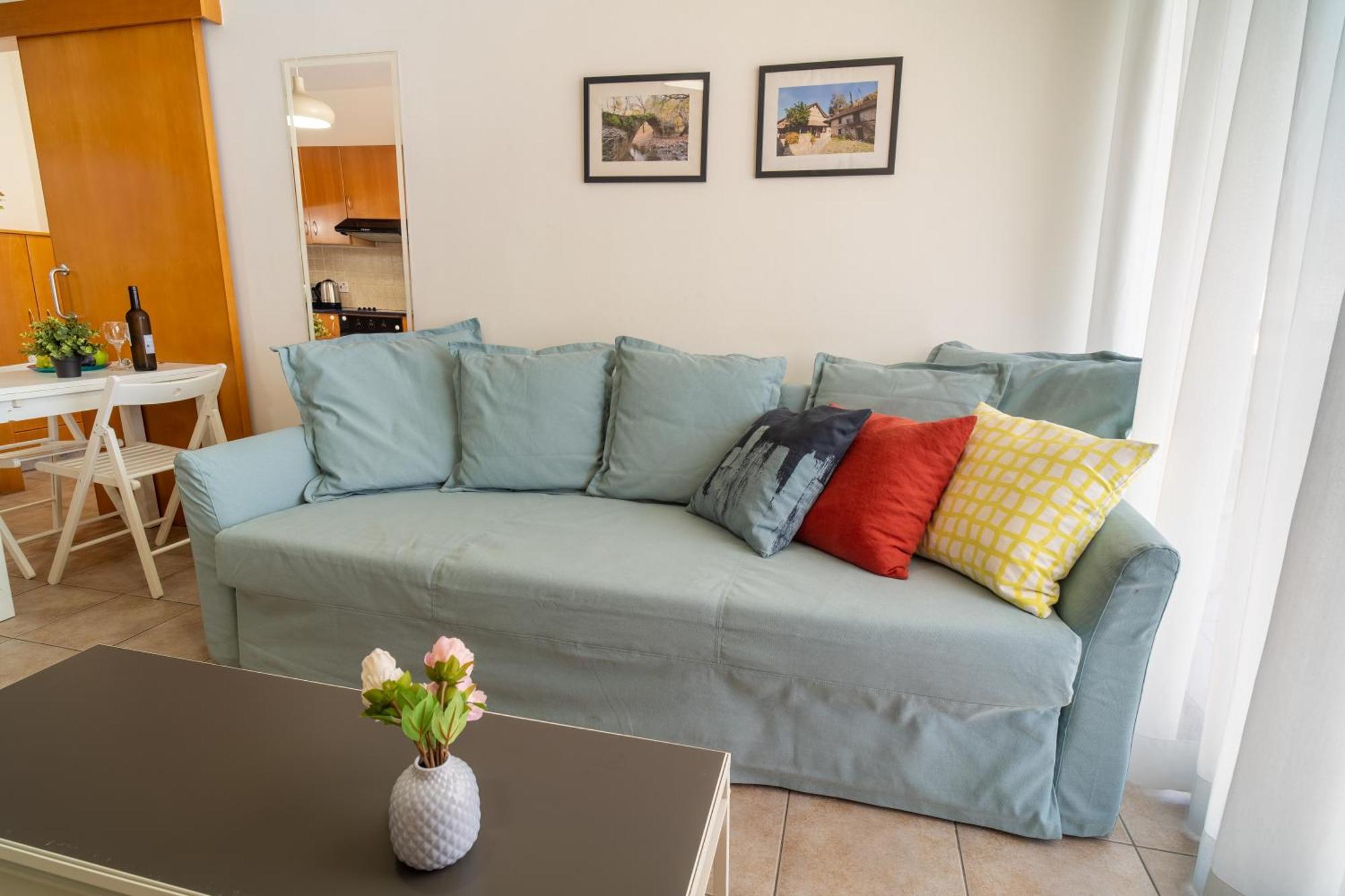 Captain's Flat * Lárnaca