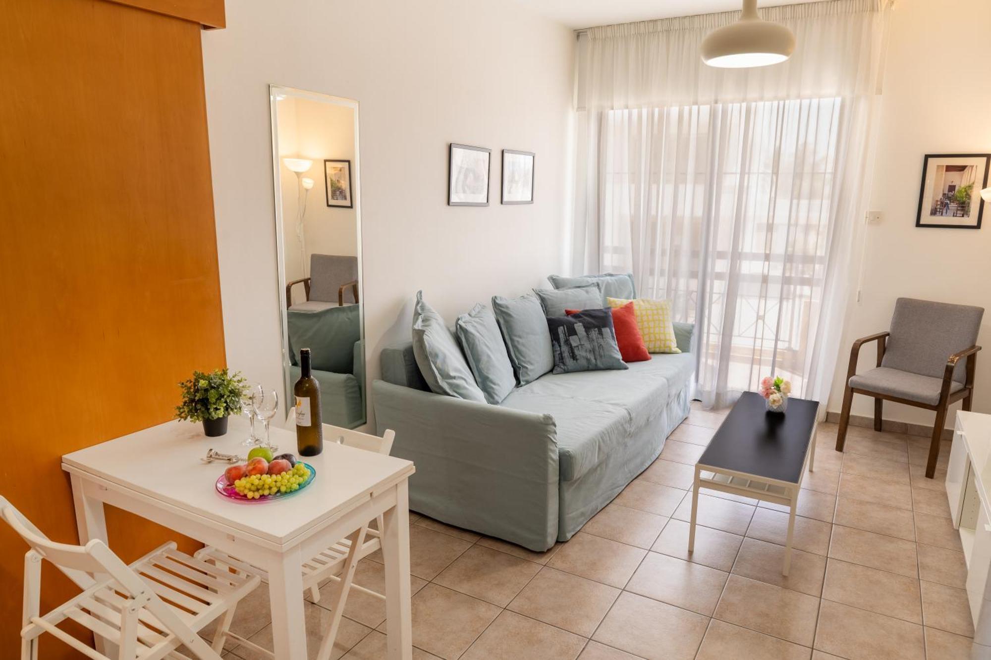 Captain's Flat * Lárnaca