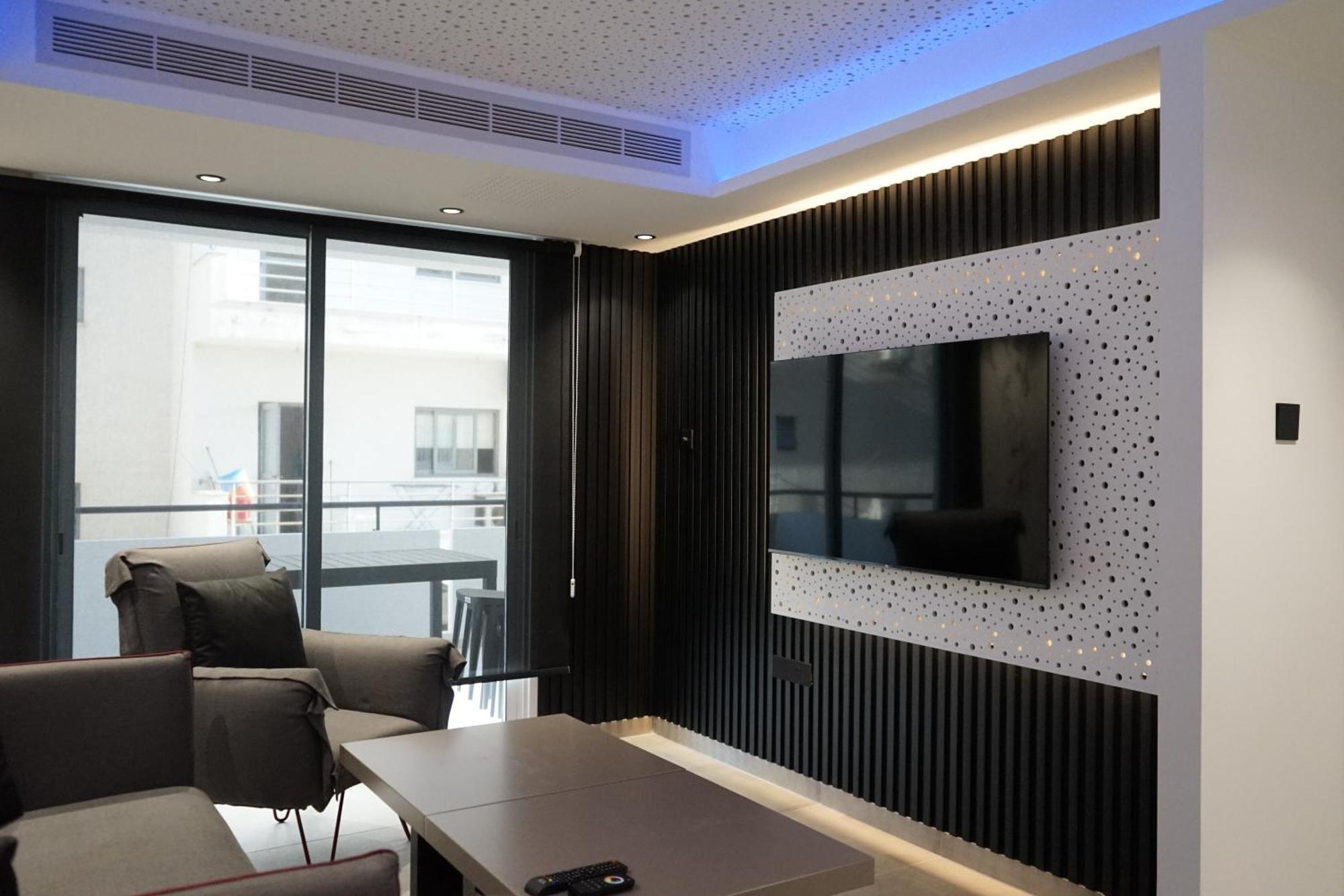 Mackenzie Boutique With Pool Apartment *