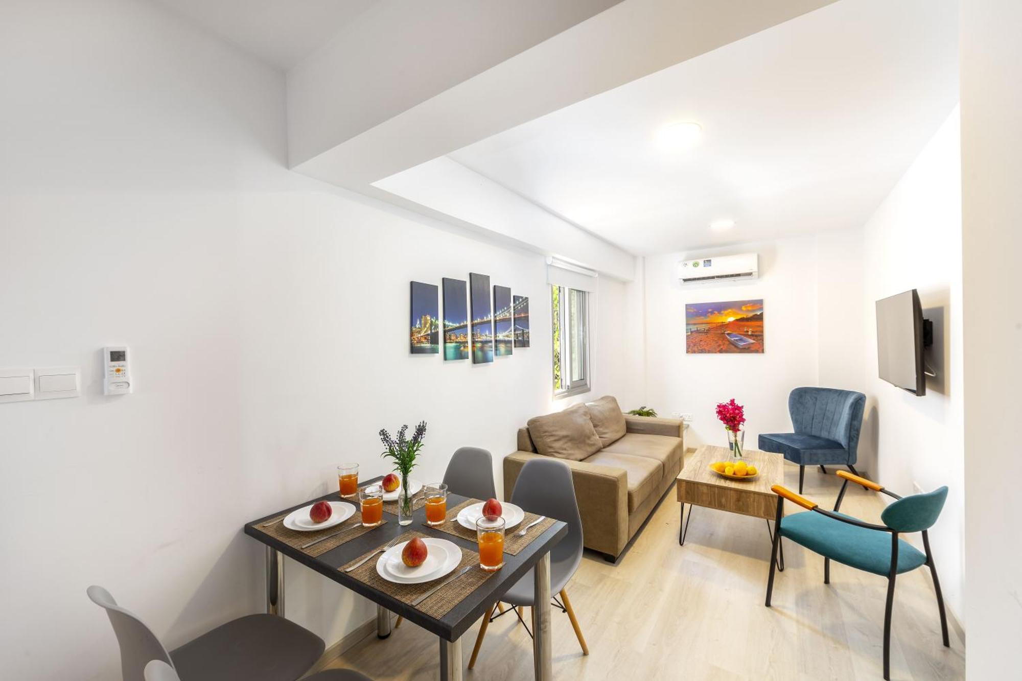 C-premium Apts 100m From And Centre Căn hộ Larnaca