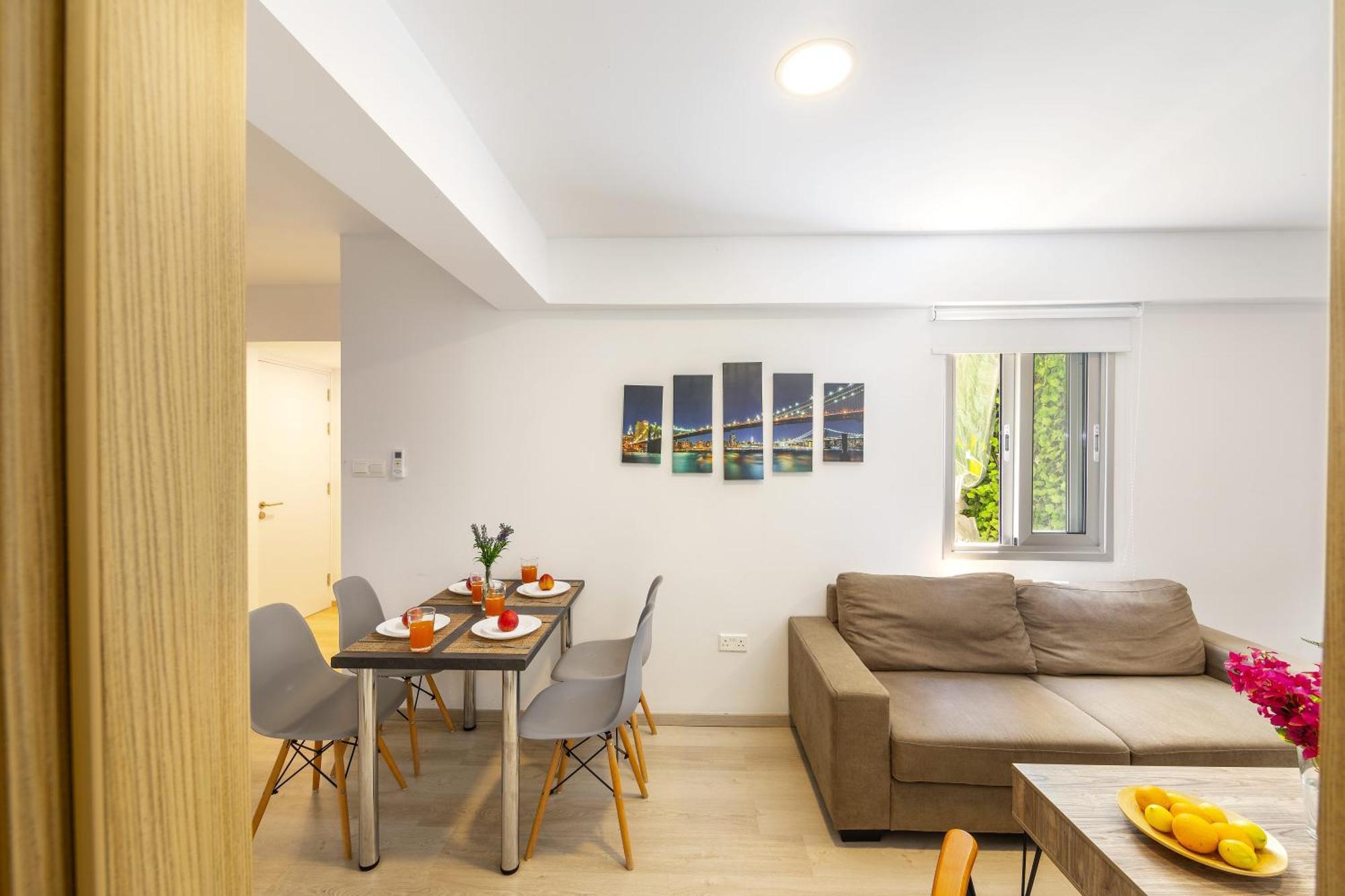 C-premium Apts 100m From And Centre Căn hộ Larnaca