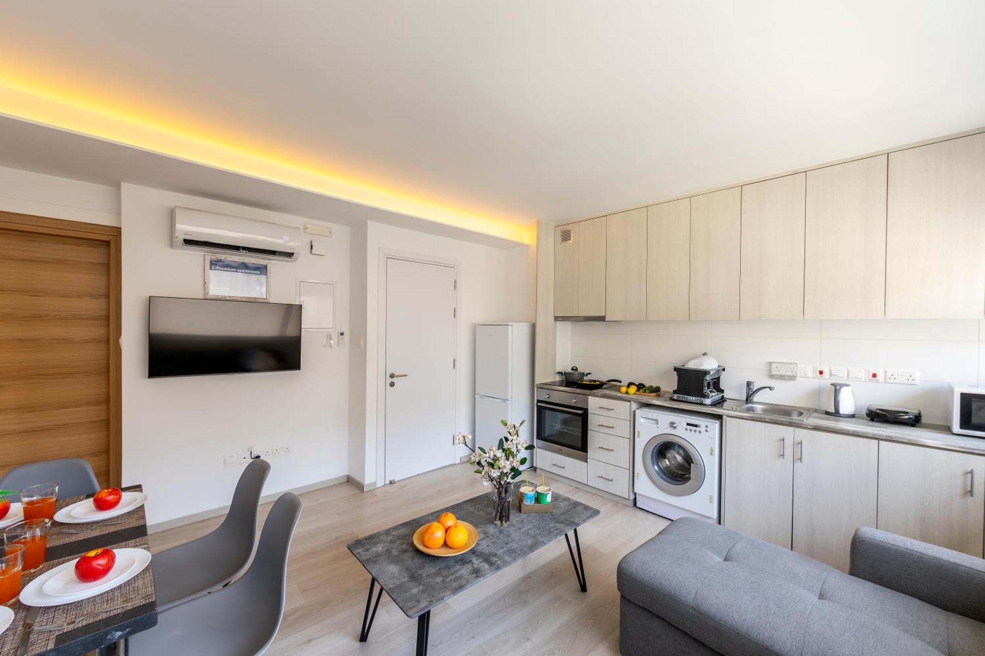 C-premium Apts 100m From And Centre