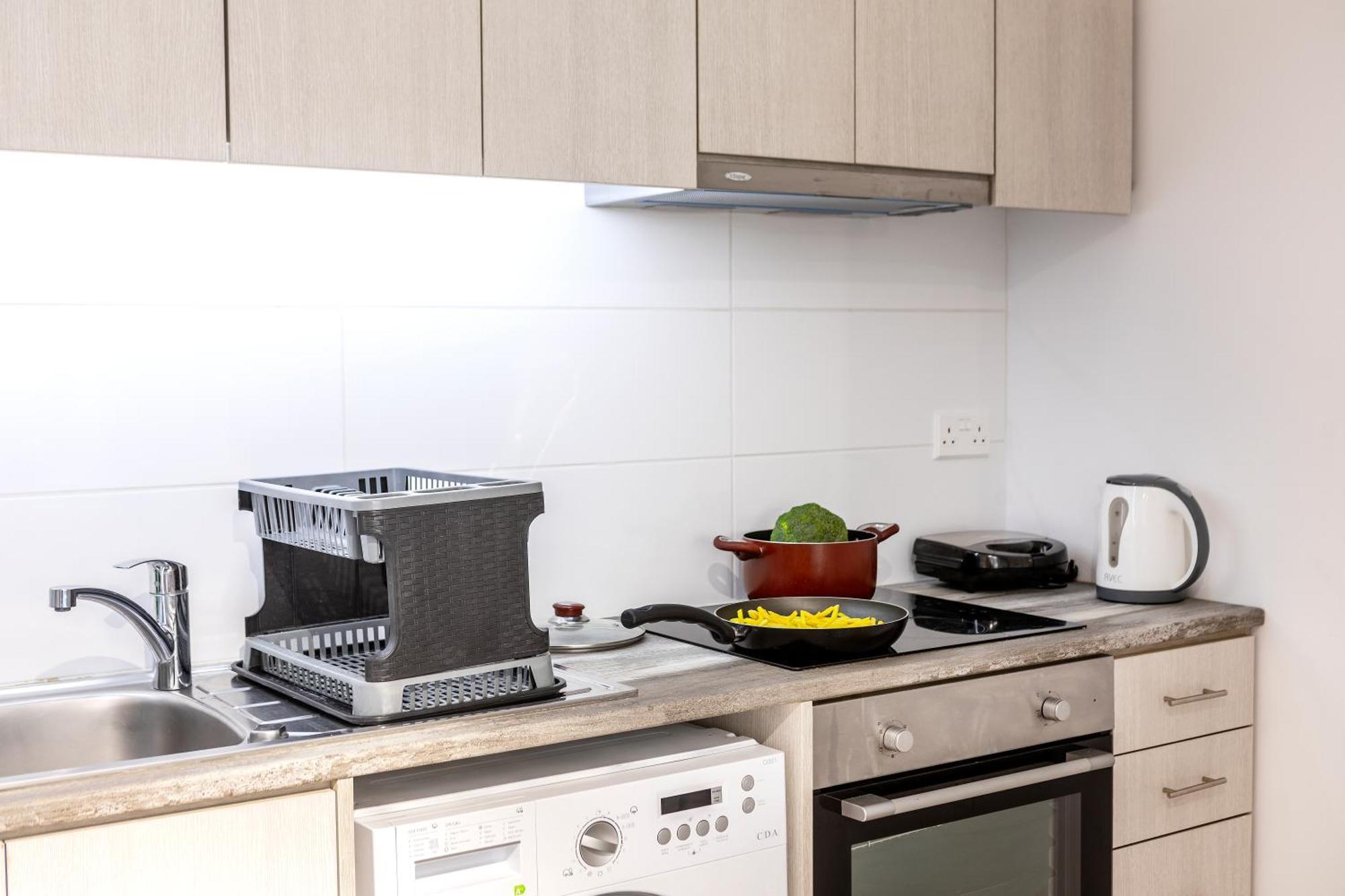 C-premium Apts 100m From And Centre Căn hộ *