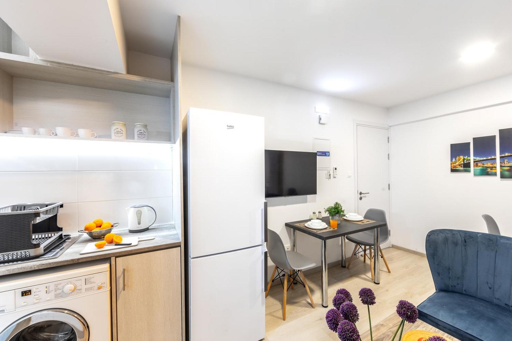 C-premium Apts 100m From And Centre Căn hộ Larnaca