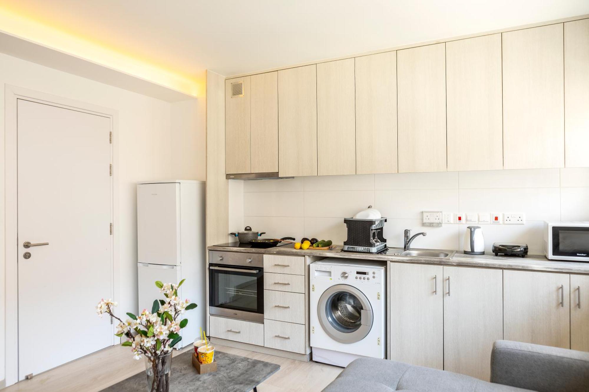 Căn hộ C-premium Apts 100m From And Centre Larnaca