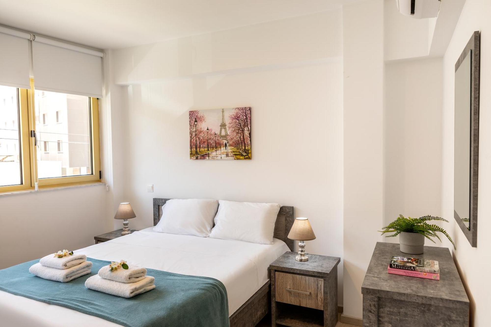 C-premium Apts 100m From And Centre * Larnaca