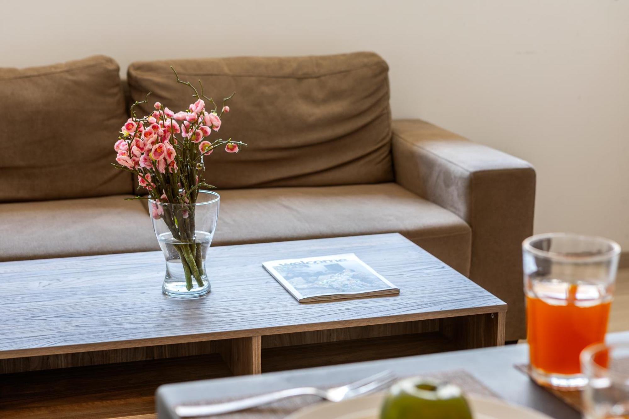 Căn hộ C-premium Apts 100m From And Centre Larnaca