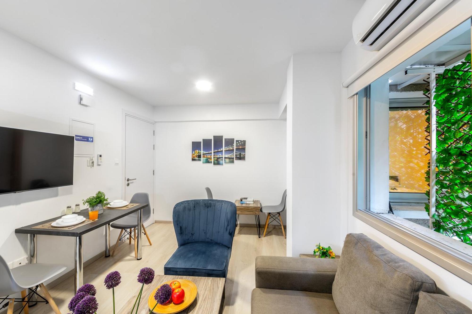 C-premium Apts 100m From And Centre Căn hộ *