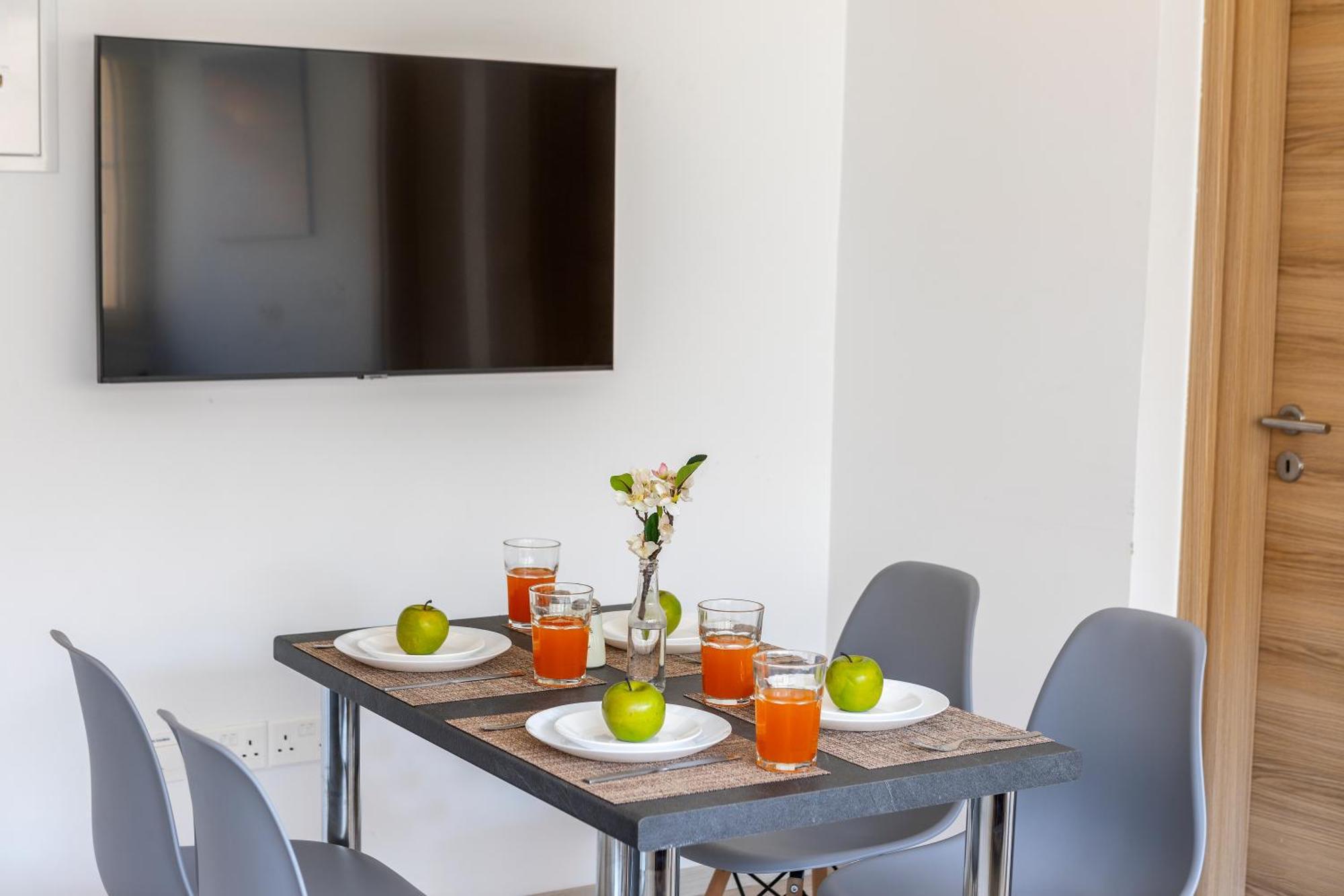 C-premium Apts 100m From And Centre Căn hộ